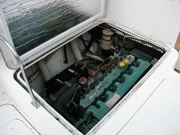Slide: The Image of Bertram Flybridge Cruiser 1981 - 6