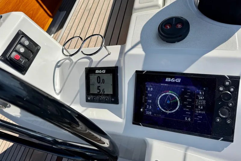 Slide: The Image of Beneteau Oceanis 41.1 yacht cockpit with navigation instruments, 2019 model. - 14