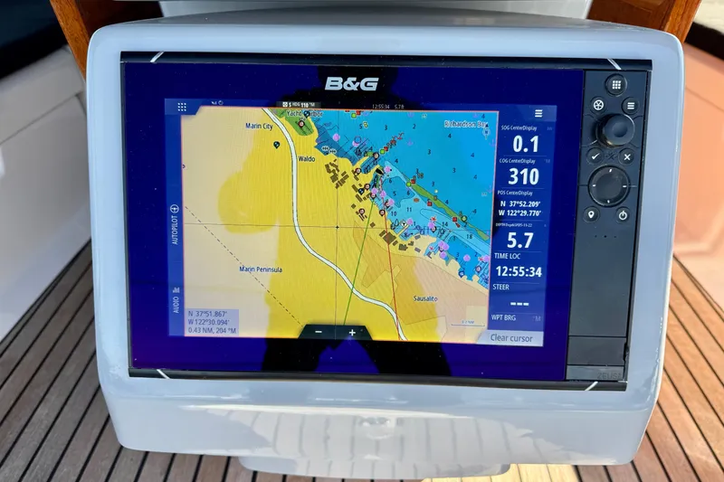 Slide: The Image of Navigation display on 2019 Beneteau Oceanis 41.1 yacht, showing map and sailing data. - 17