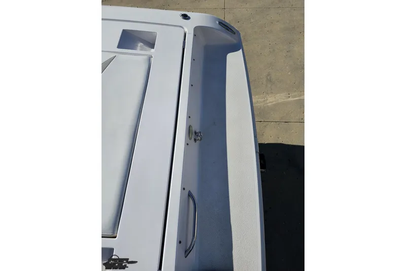Slide: The Image of 2008 Donzi 27 ZR boat deck, showcasing sleek design and white finish. - 40