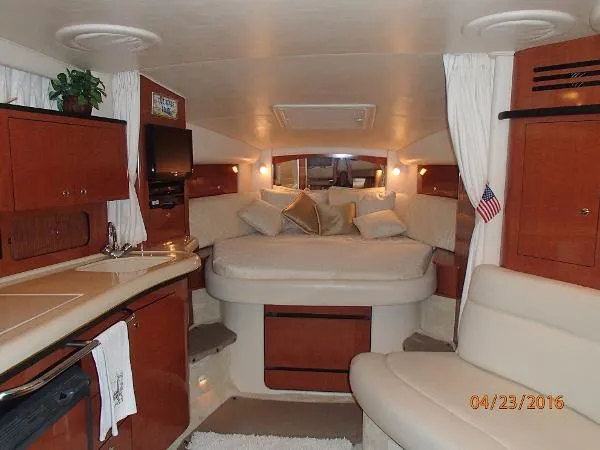 Slide: The Image of Sea Ray 32 Sundancer 2002 - 2