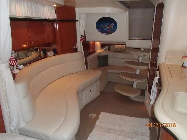 Slide: The Image of Sea Ray 32 Sundancer 2002 - 7