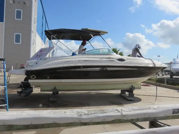 Slide: The Image of Sea Ray 240 Sundeck 2007 - 0