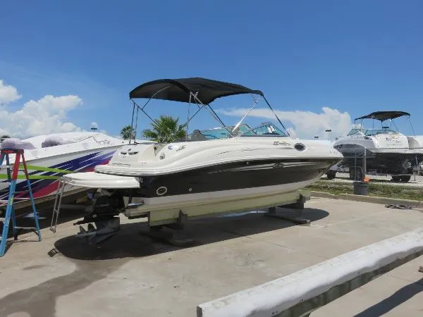 Slide: The Image of Sea Ray 240 Sundeck 2007 - 7