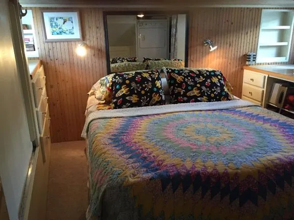 Slide: The Image of Bruce Roberts 52 Pilothouse 2000 - 5