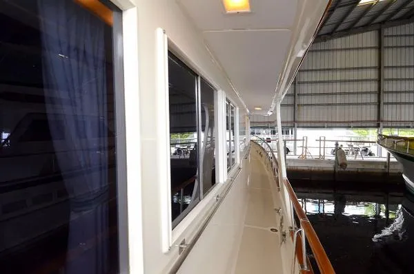 Slide: The Image of Grand Banks 58' CLASSIC 1990 - 3