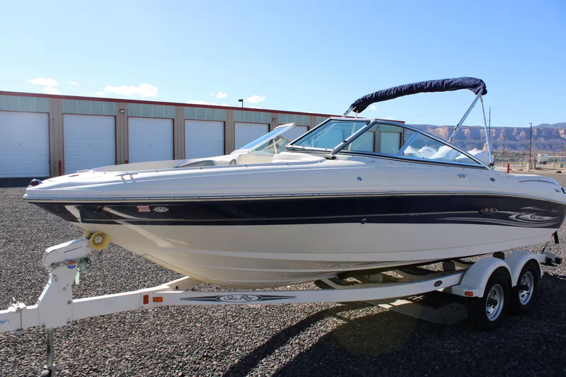 Slide: The Image of Sea Ray 200 Sport 2005 - 3