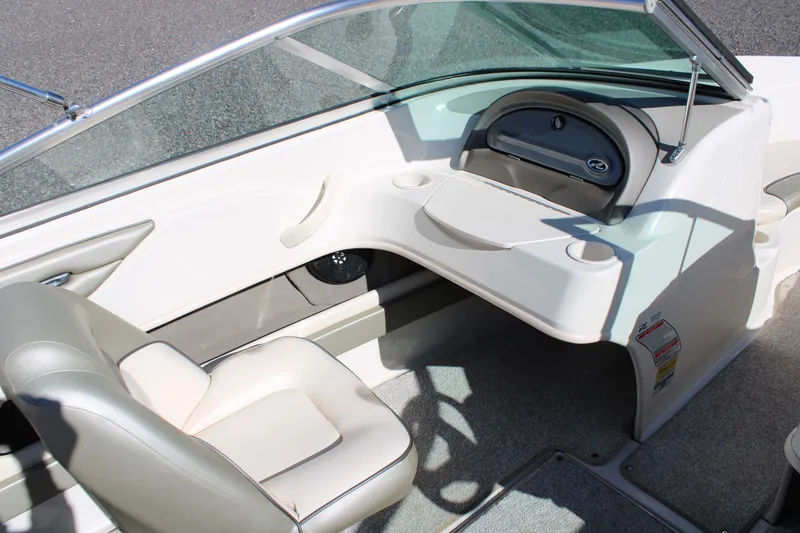 Slide: The Image of Sea Ray 200 Sport 2005 - 7
