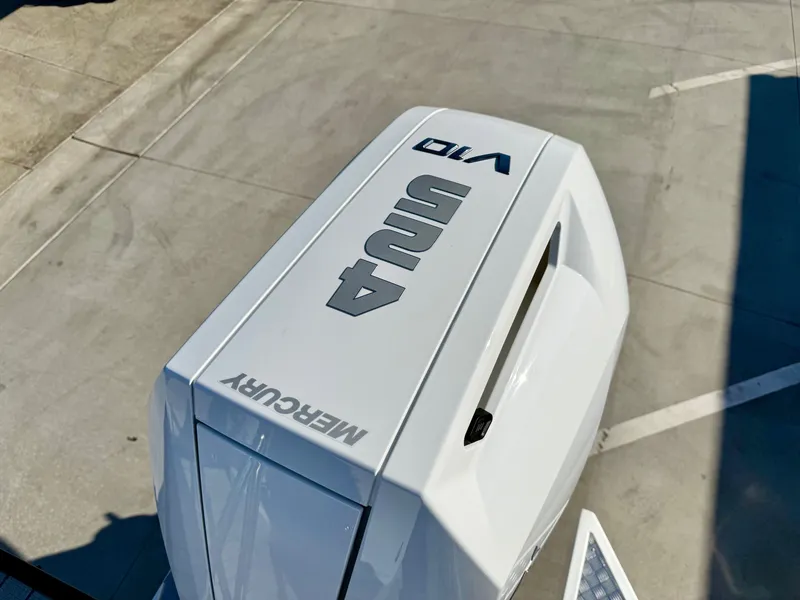 Slide: The Image of Avalon Excalibur Carbon Series Elite Windshield - 27 FT w/ 425HP Mercury! 2026 - 16