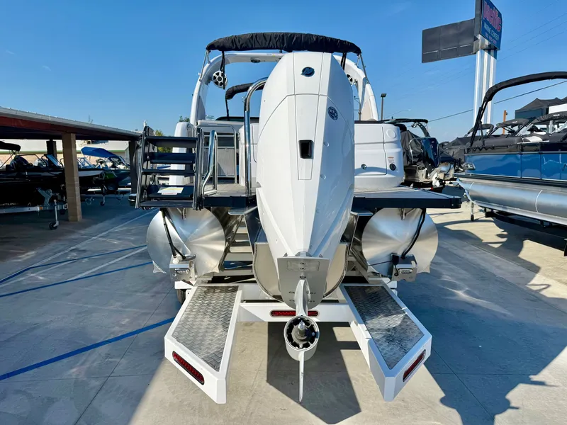 Slide: The Image of Avalon Excalibur Carbon Series Elite Windshield - 27 FT w/ 425HP Mercury! 2026 - 4