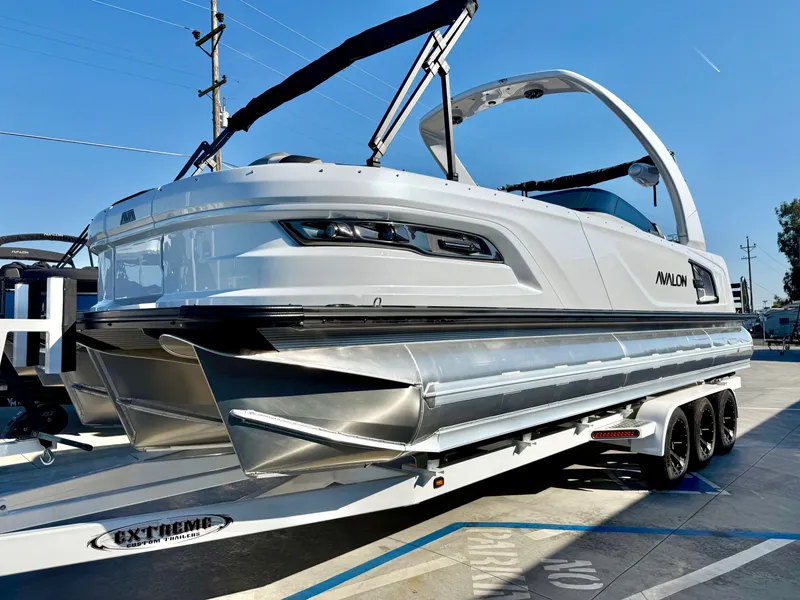 Slide: The Image of Avalon Excalibur Carbon Series Elite Windshield - 27 FT w/ 425HP Mercury! 2026 - 5