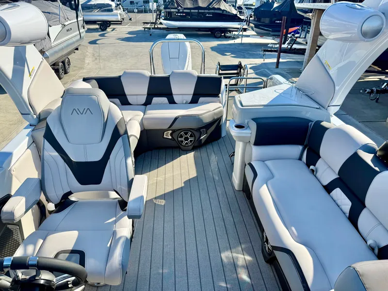 Slide: The Image of Avalon Excalibur Carbon Series Elite Windshield - 27 FT w/ 425HP Mercury! 2026 - 7