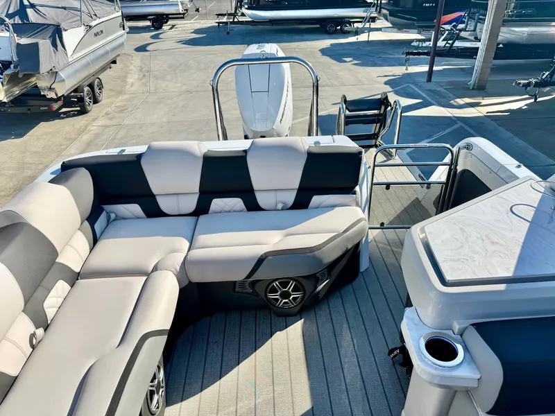 Slide: The Image of Avalon Excalibur Carbon Series Elite Windshield - 27 FT w/ 425HP Mercury! 2026 - 8