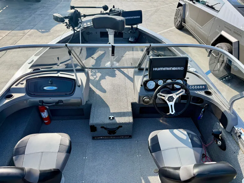 Slide: The Image of Crestliner 1950 Fish Hawk Walk-through w/ 175HP Mercury! 2018 - 16