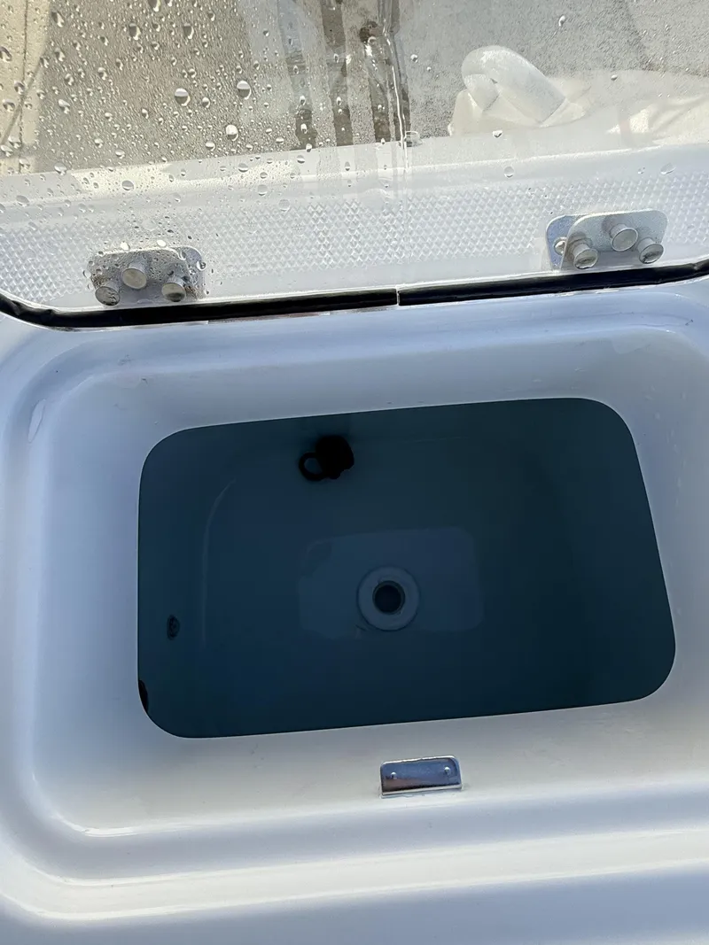 Slide: The Image of Edgewater 248CX Crossover 2026 - 9