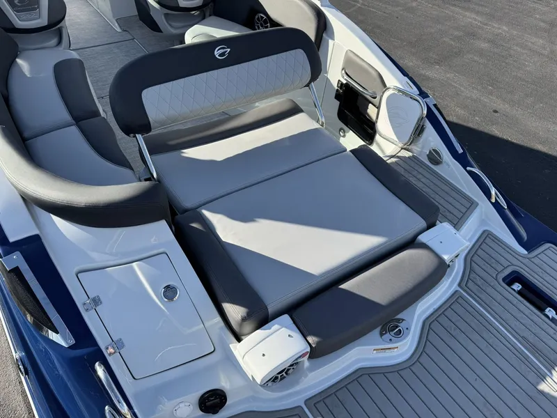 Slide: The Image of Crownline Boats 288 SS 2026 - 14