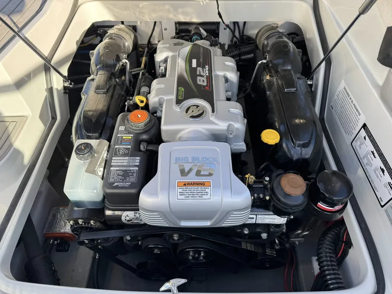 Slide: The Image of Crownline Boats 288 SS 2026 - 15