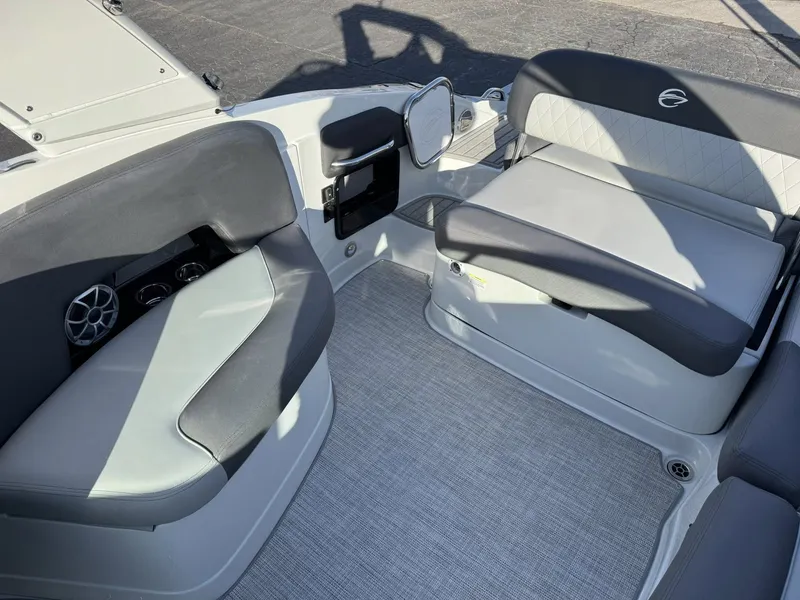 Slide: The Image of Crownline Boats 288 SS 2026 - 18