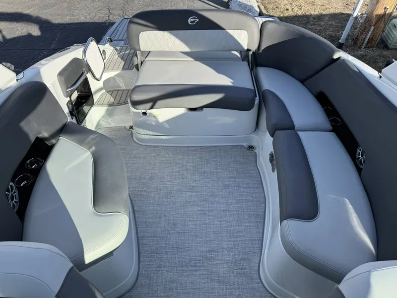 Slide: The Image of Crownline Boats 288 SS 2026 - 19