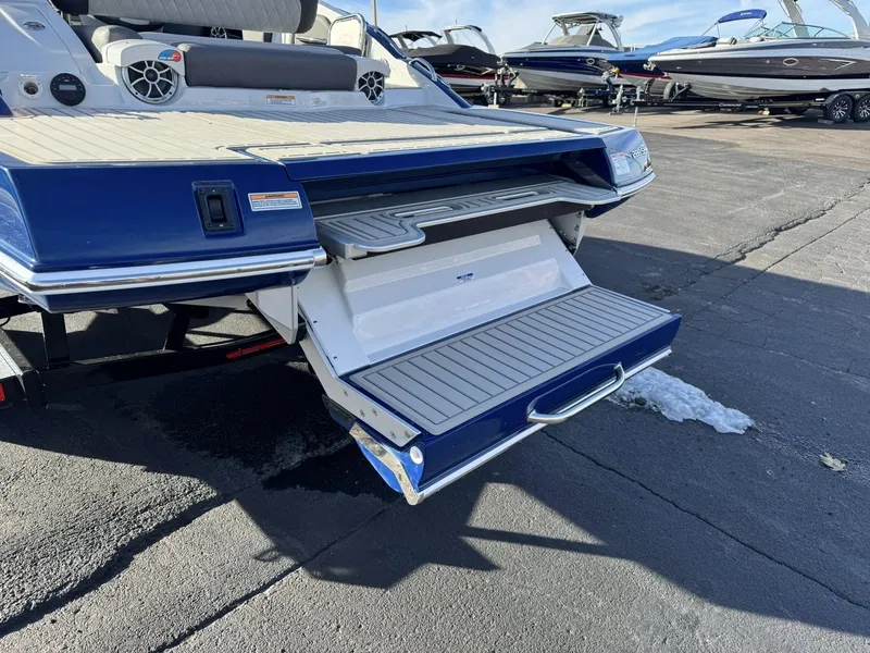 Slide: The Image of Crownline Boats 288 SS 2026 - 30