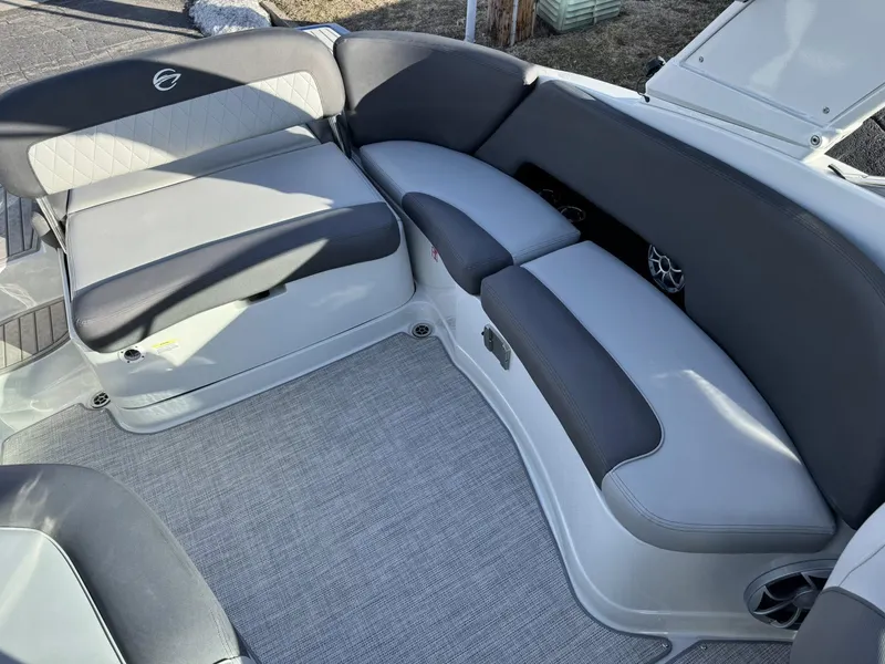 Slide: The Image of Crownline Boats 288 SS 2026 - 4