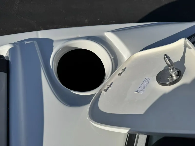 Slide: The Image of Crownline Boats 288 SS 2026 - 9