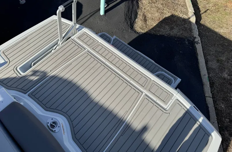 Slide: The Image of Crownline Boats 278 SS 2026 - 17