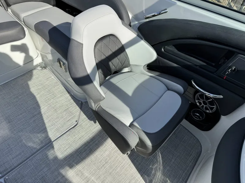 Slide: The Image of Crownline Boats 278 SS 2026 - 39