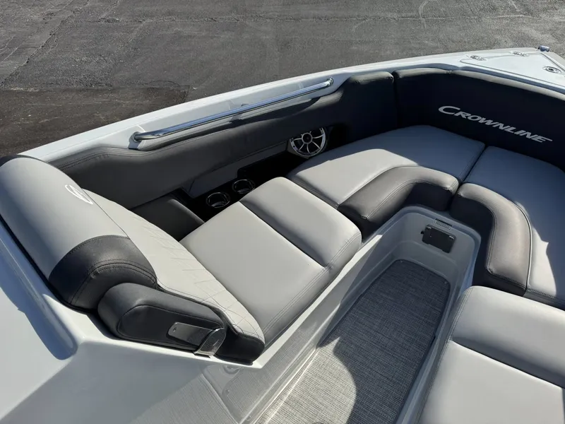 Slide: The Image of Crownline Boats 278 SS 2026 - 8
