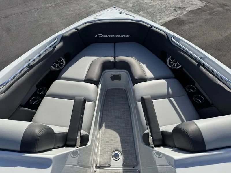 Slide: The Image of Crownline Boats 278 SS 2026 - 9