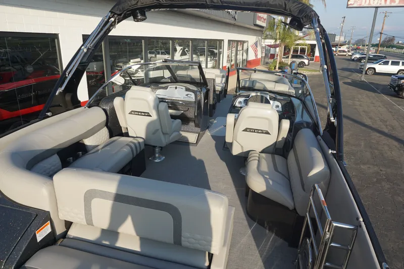 Slide: The Image of Crest Continental 260 SLS 2026 - 21