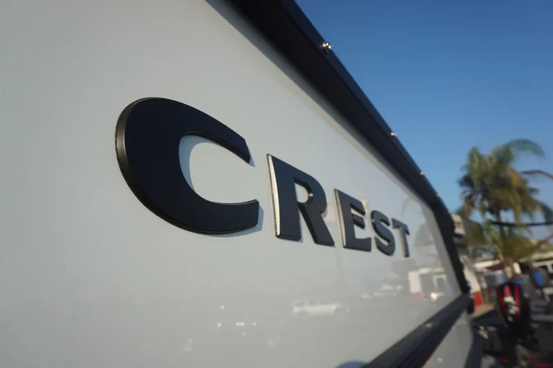 Slide: The Image of Crest Continental 260 SLS 2026 - 24