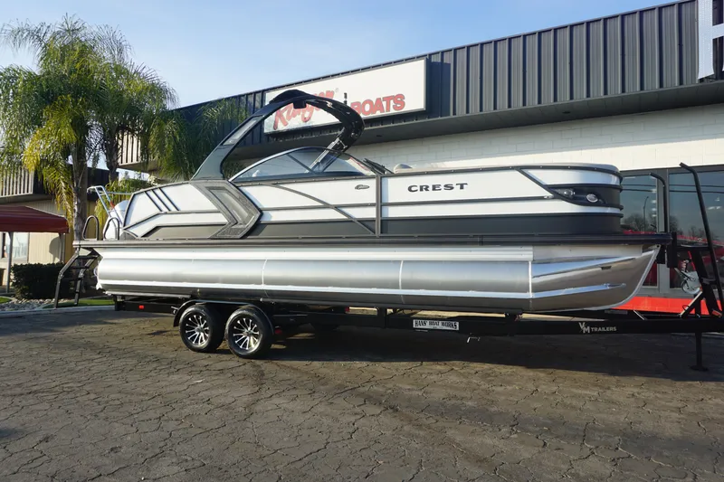 Slide: The Image of Crest Continental 260 SLS 2026 - 30