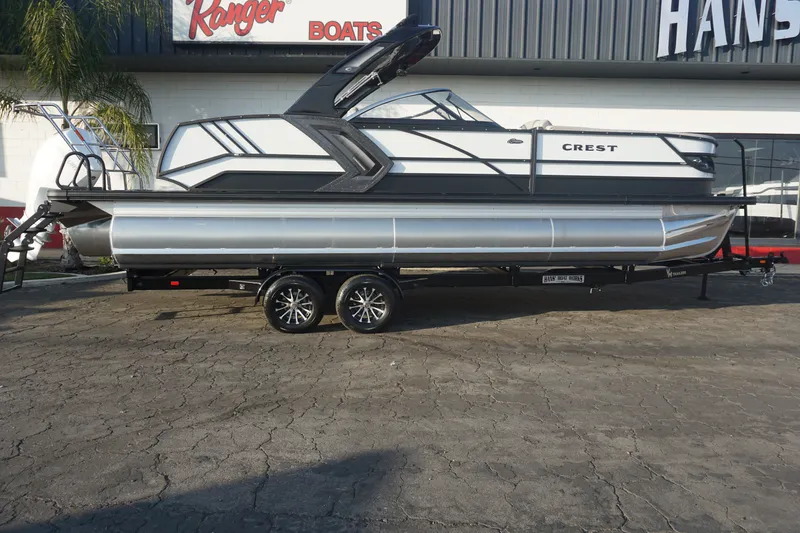 Slide: The Image of Crest Continental 260 SLS 2026 - 31