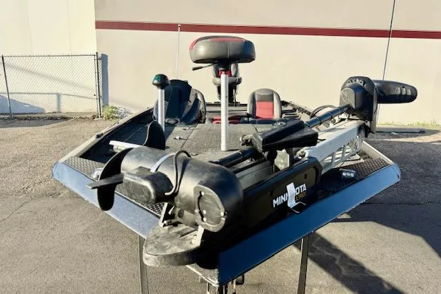 Slide: The Image of 2017 Ranger RT198P boat with Minn Kota trolling motor on a sunny day. - 20