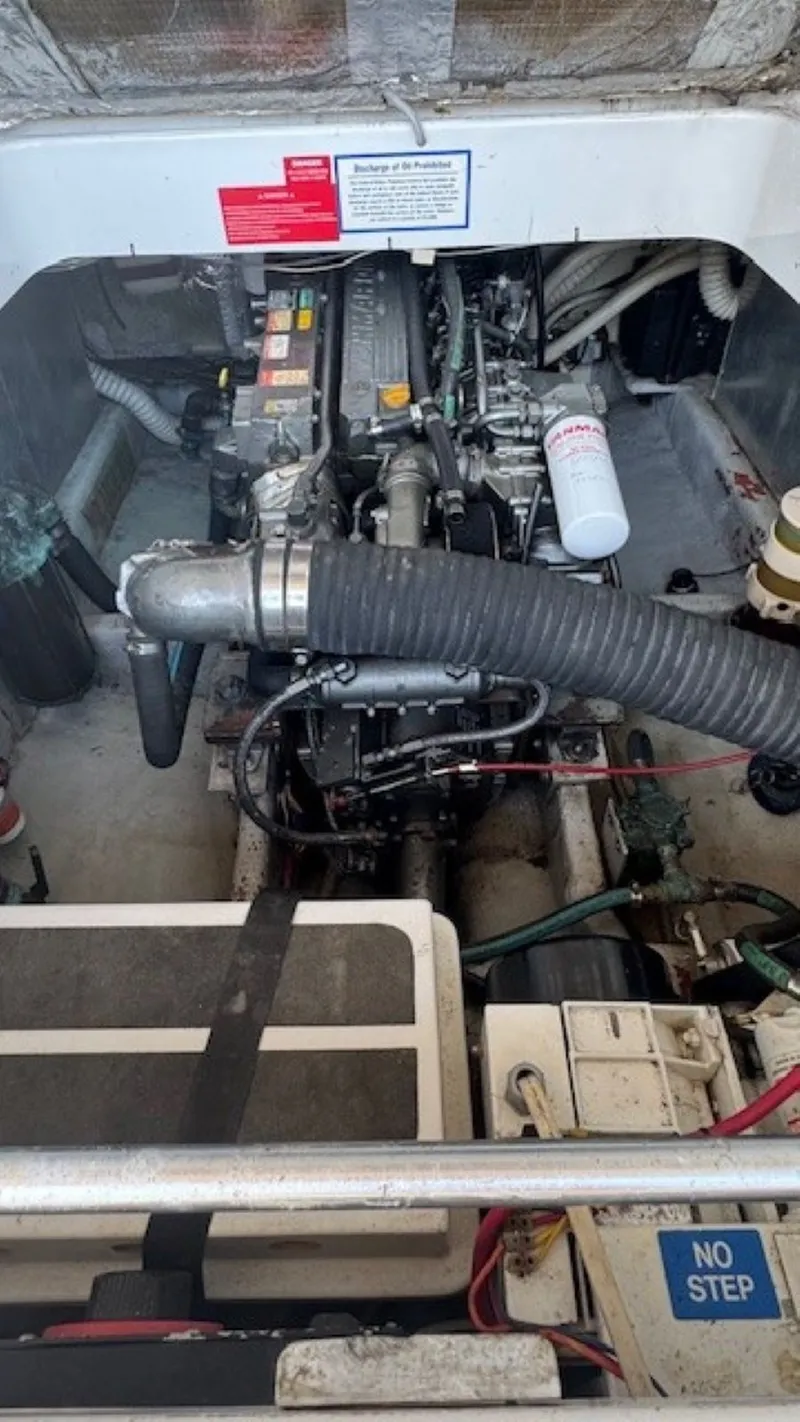 Slide: The Image of Mainship Pilot 34 2000 - 21