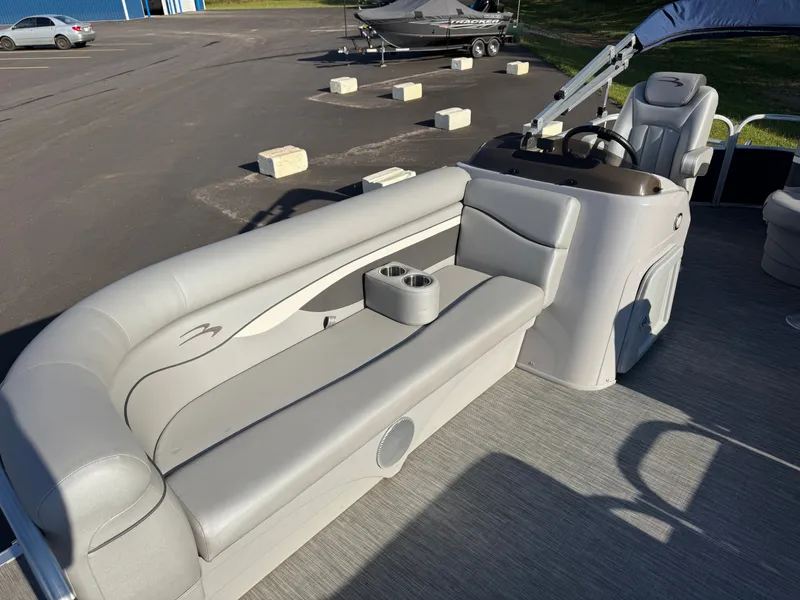 Slide: The Image of Bennington 20SLV 2020 - 13