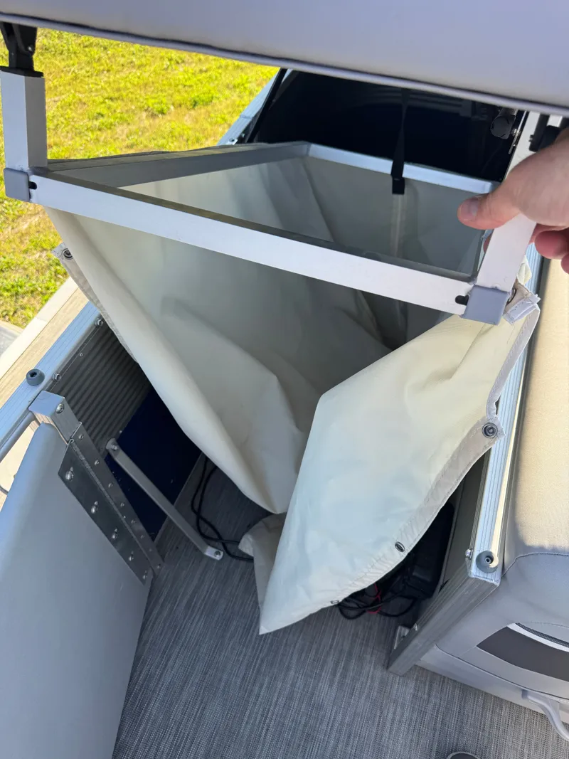 Slide: The Image of Bennington 20SLV 2020 - 21