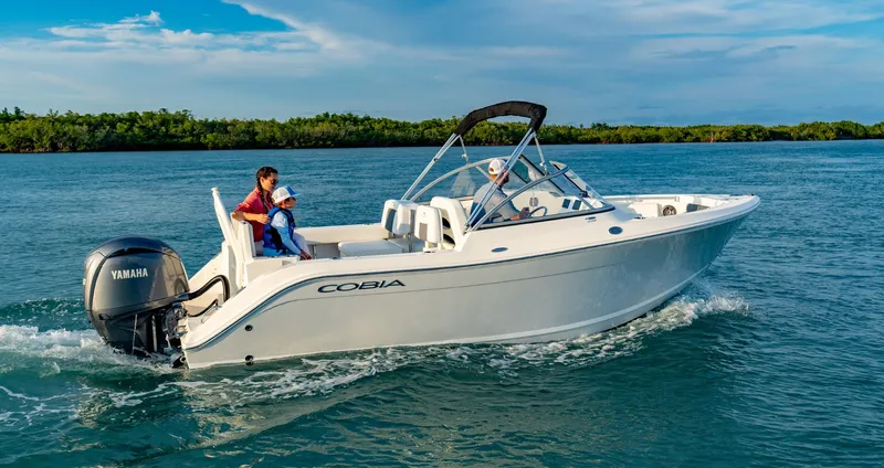 Slide: The Image of Cobia 220 Dual Console 2026 - 5