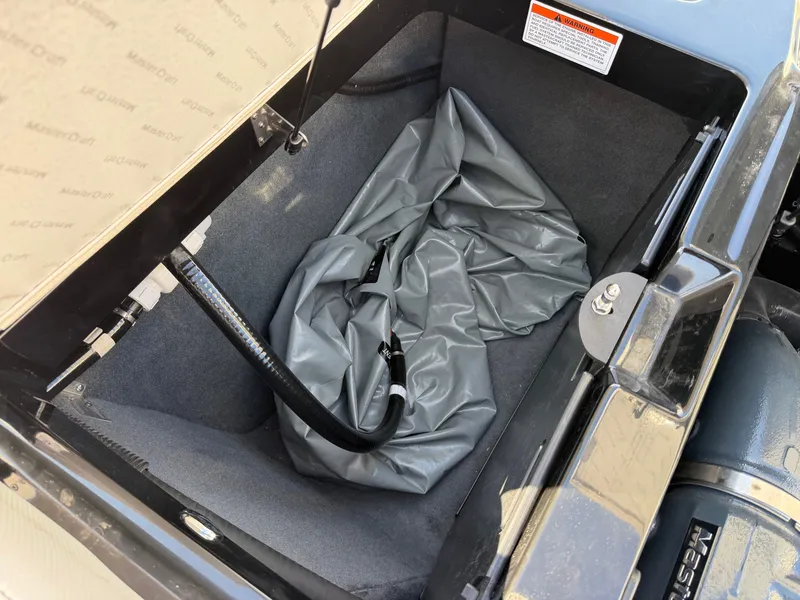 Slide: The Image of MasterCraft XT21 2017 - 33