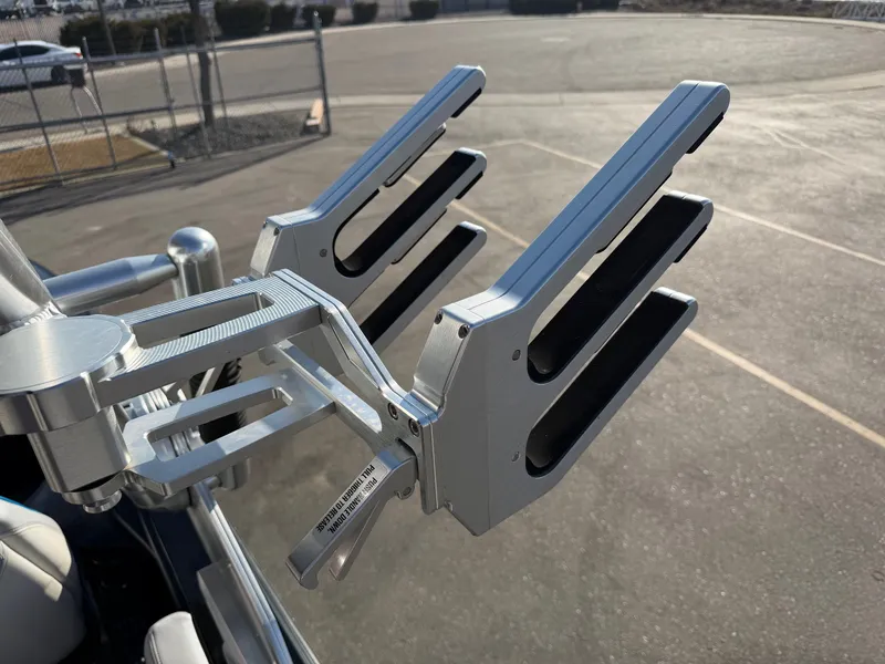 Slide: The Image of MasterCraft XT21 2017 - 36