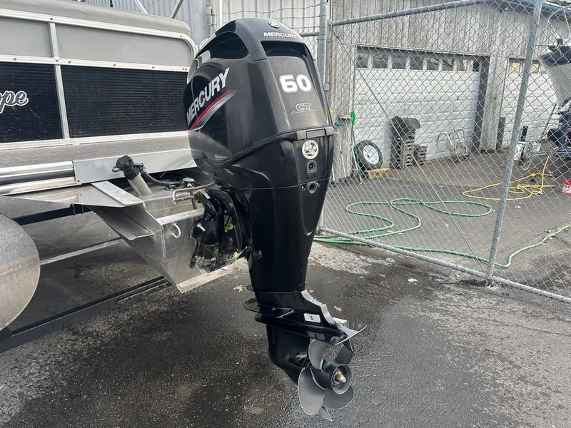 Slide: The Image of Lowe Ultra 180 Cruise 2022 - 10