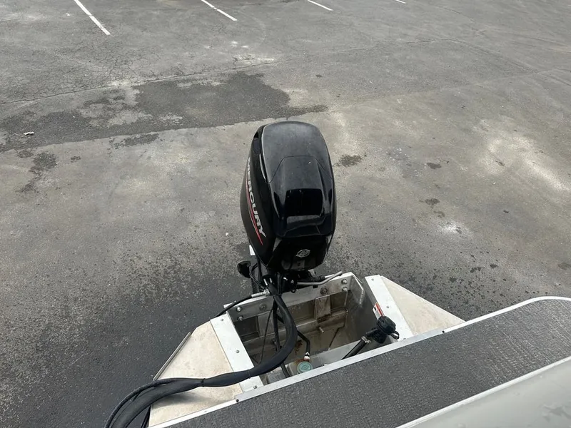 Slide: The Image of Lowe Ultra 180 Cruise 2022 - 3