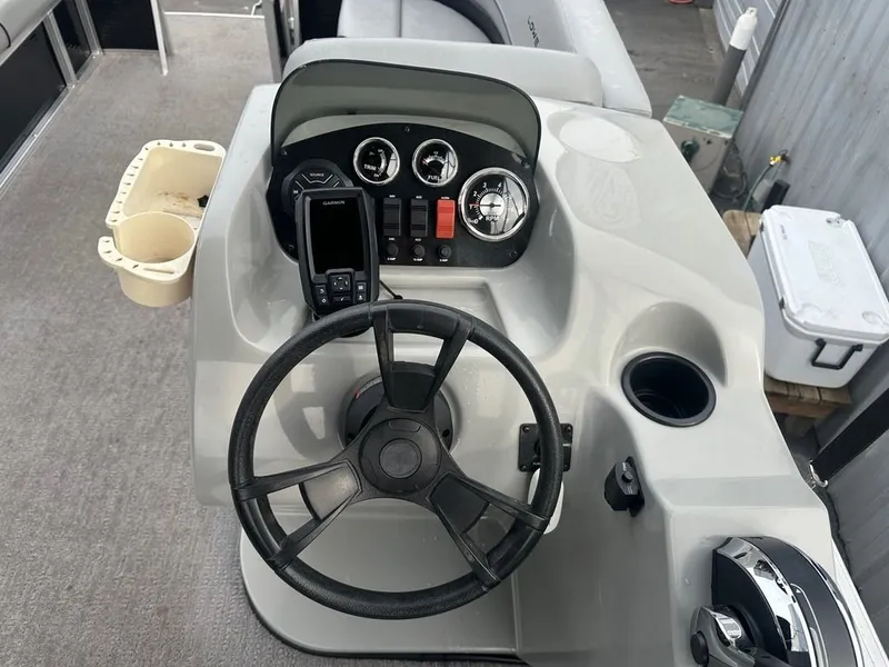 Slide: The Image of Lowe Ultra 180 Cruise 2022 - 4