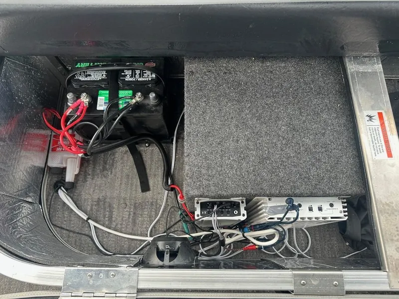 Slide: The Image of Lowe Ultra 180 Cruise 2022 - 5