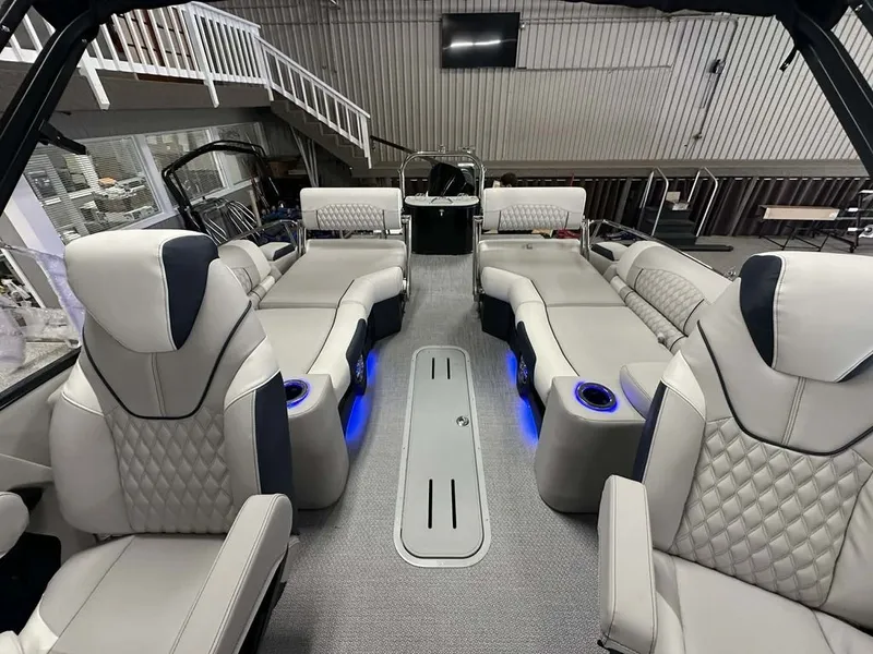 Slide: The Image of Avalon Catalina Quad Lounger Shift Windshield 2 2026 - 10