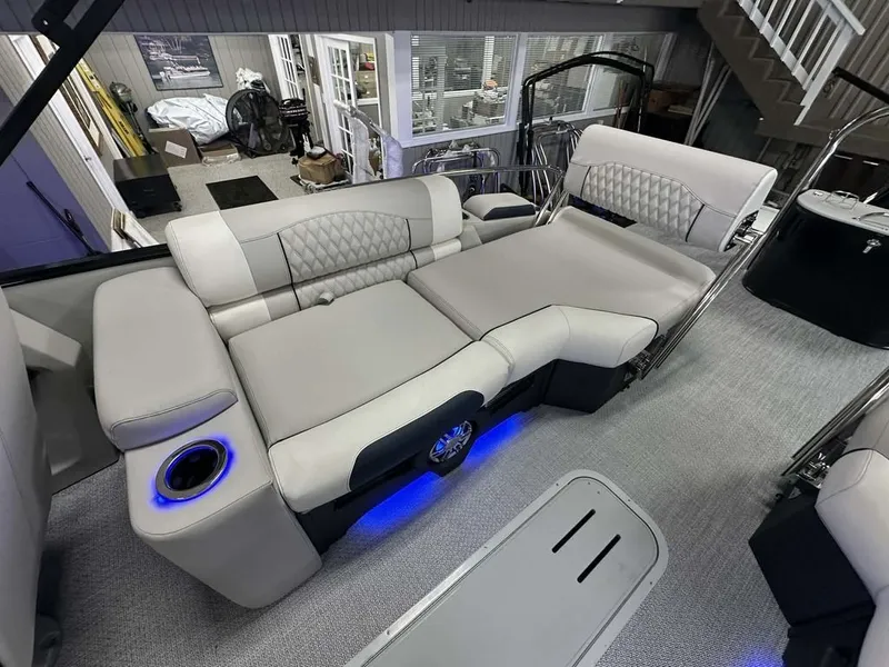 Slide: The Image of Avalon Catalina Quad Lounger Shift Windshield 2 2026 - 11