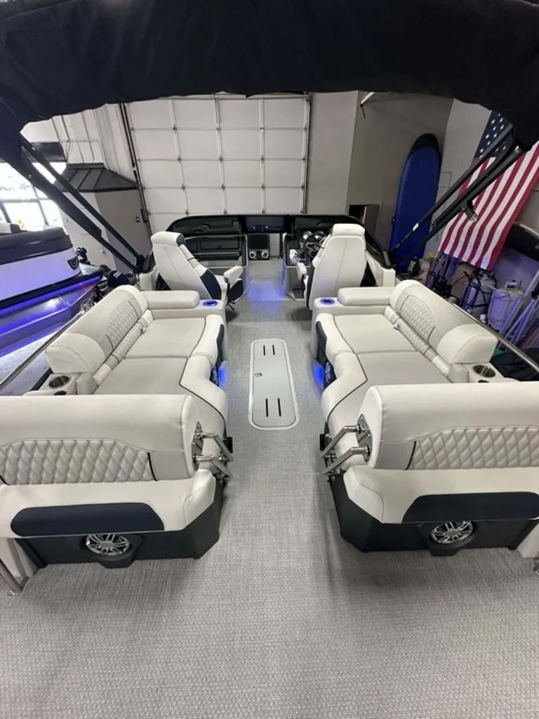 Slide: The Image of Avalon Catalina Quad Lounger Shift Windshield 2 2026 - 14