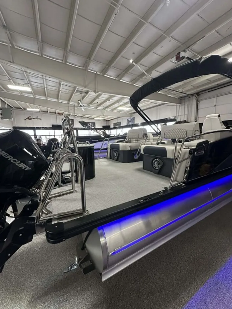 Slide: The Image of Avalon Catalina Quad Lounger Shift Windshield 2 2026 - 16