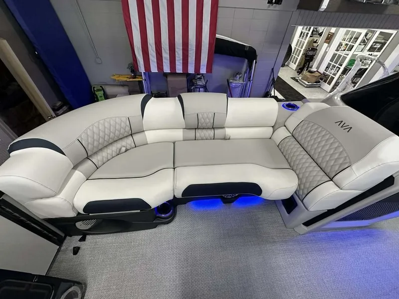 Slide: The Image of Avalon Catalina Quad Lounger Shift Windshield 2 2026 - 5